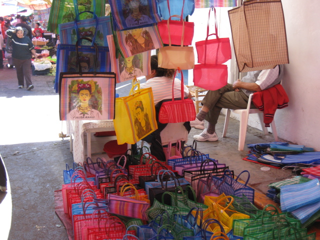 fun-frida-kahlo-bags